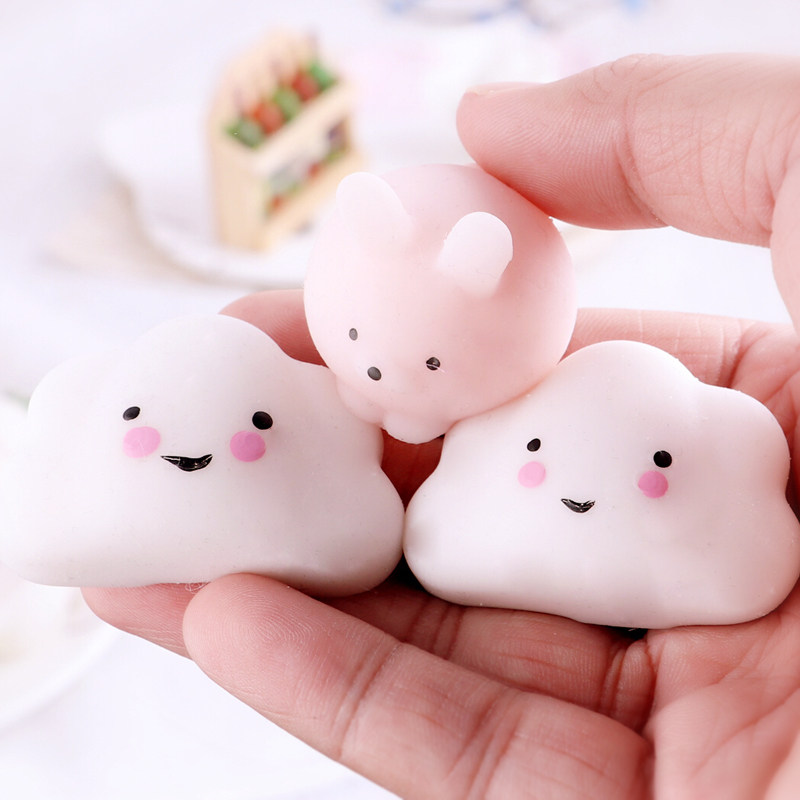 日本治愈系动漫周边减压捏捏乐海豹团子发泄君萌公仔玩具饺子云朵