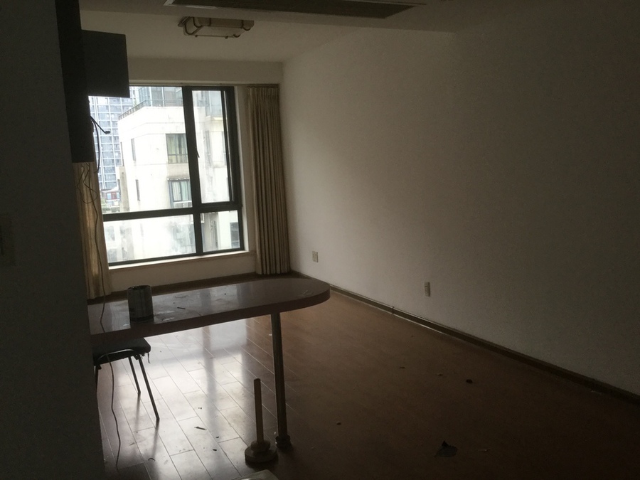 【第一次拍卖】杭州市滨江区彩虹城16幢2单元802室