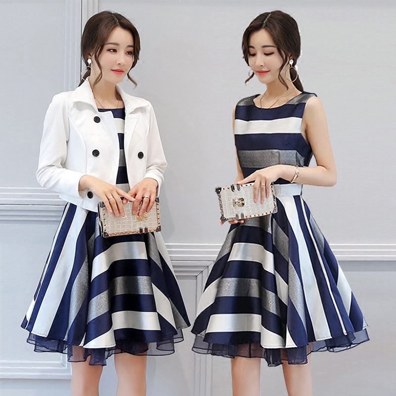 2022夏季新款韩版大码时尚修身大摆条纹连衣裙气质圆领两件套裙女