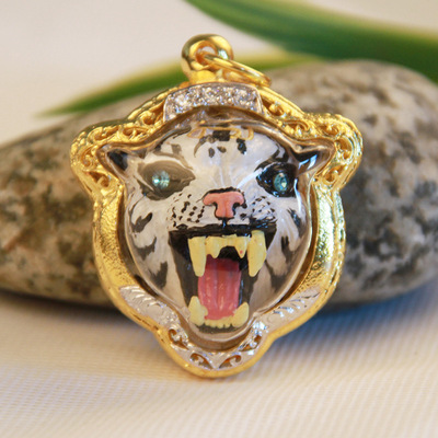 067泰国恭请纯手工佛牌虎头崇迪