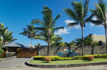 Bon Azur Beachfront Suites & Penthouses by Luxury Ocean Vac