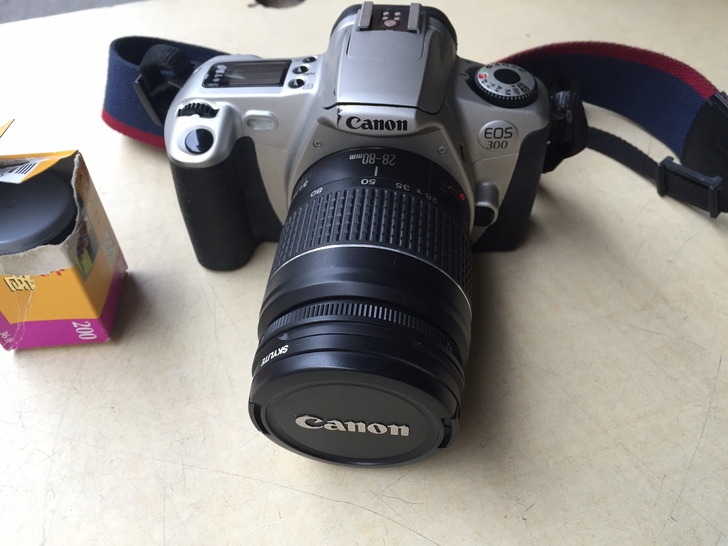 包邮 佳能 eos300胶片单反 相机 成色不错 送胶卷