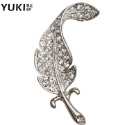 YUKI girls sweater pins brooches, men''s suit as needle Crystal feather Korea tide people matching accessories