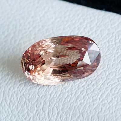 2.01克拉无烧棕色蓝宝石