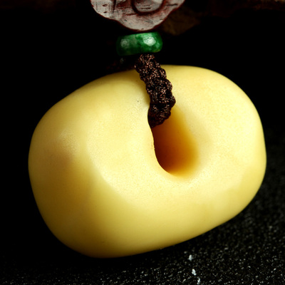 35克 纯天然 清代古董老蜜蜡 平安扣110366y