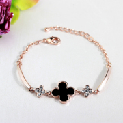 Full of ornaments you Korean fashion jewelry ladies sweet couple four-leaf clover jewelry Crystal rhinestones bracelet