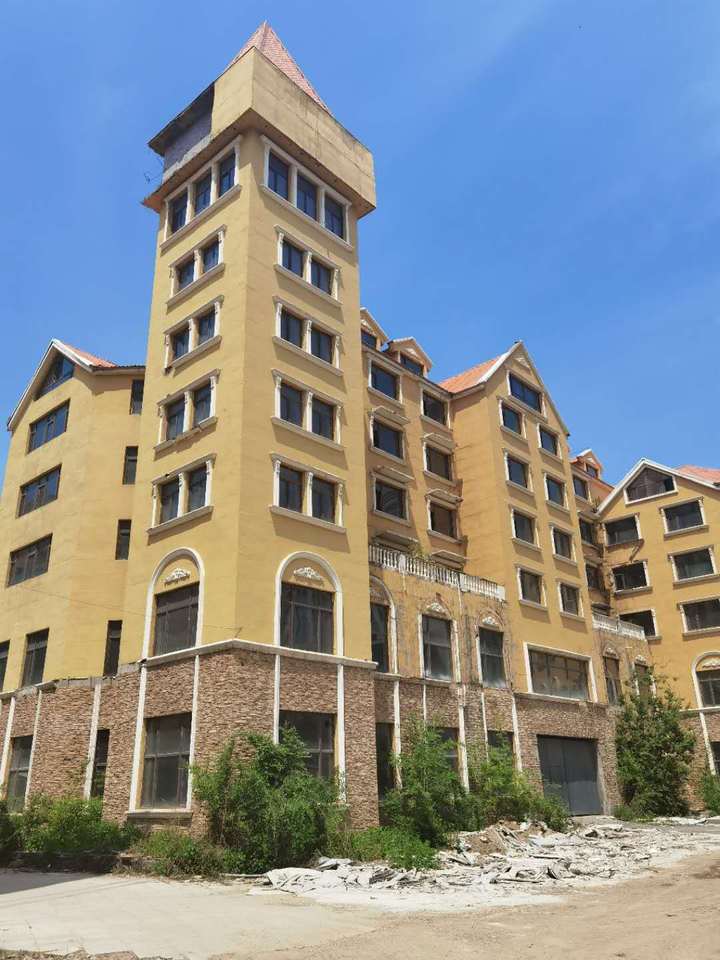 吉林省通化市东昌区(破)万合华园喜事文化有限公司2号楼1-2号门市