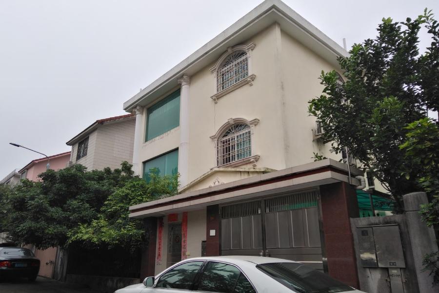 【第一次拍卖】位于江门市江海区南泉花园玉泉山庄8幢房产