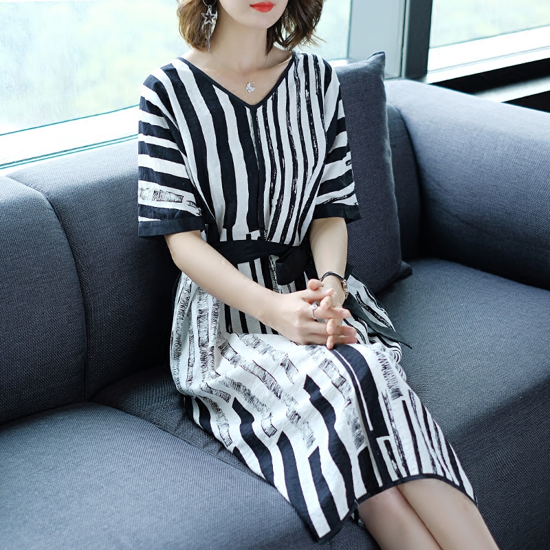 时尚连衣裙女夏季2018新款女装收腰显瘦黑白条纹气质亚麻中长裙子