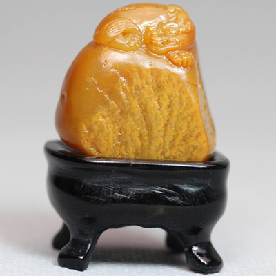 寿山田黄石-顶级田黄冻《古兽》钮章 净重13.0克