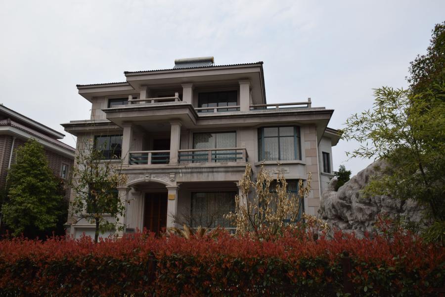 【第一次拍卖】关于东阳市江北街道月亮湾花园f区1号房地产的简介