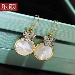 Music 925 hook earrings white fungus around wallets women Korea fashion temperament shell earrings are hypoallergenic earrings