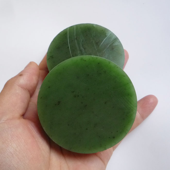 一折和田玉镯子芯_天然和田玉碧玉镯芯 肉细色绿 带芝麻黑点 可自行