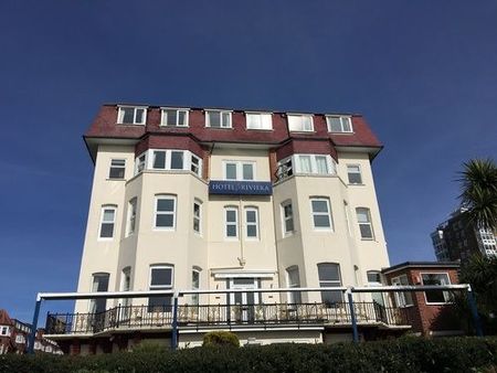 里维埃拉海滨酒店