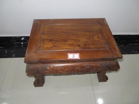 米俊海(涉刑)所有的规格为60*40*40(cm)的桌子一件