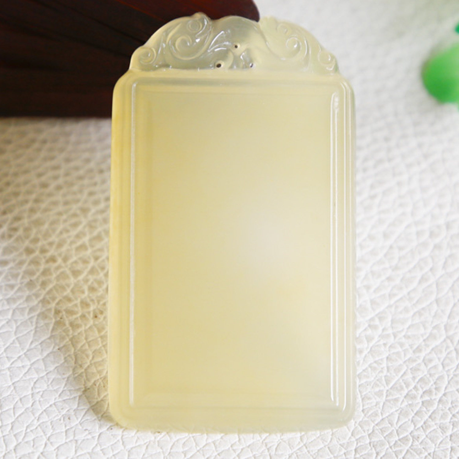 16.86g 精品山筋料无事牌挂件 黄龙玉 fzz19-55