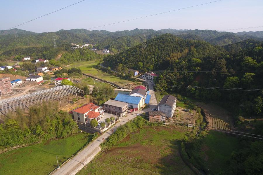 【第一次拍卖】湖南省平江县瓮江镇石坳村坳上组邱毅,凌妹香的房产 不