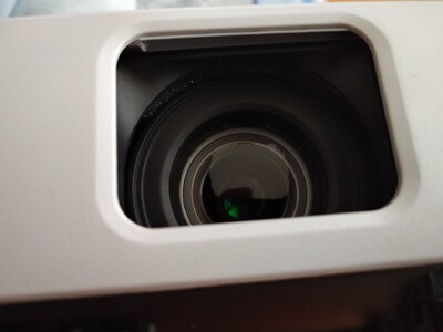 爱普生cb-s05e办公家用两用投影仪怎么样?白天清晰吗?