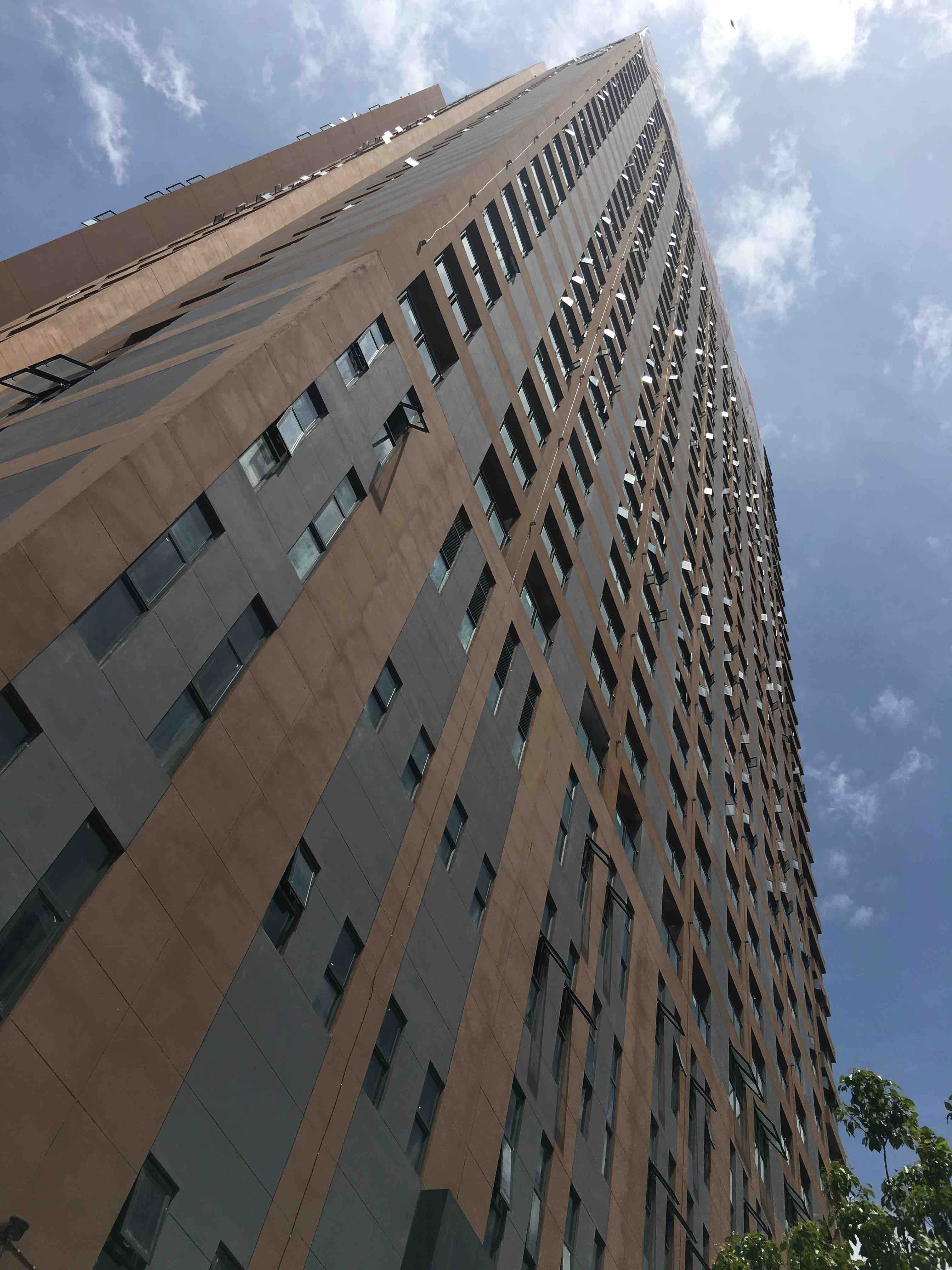 酒店位于盘龙区穿金路金尚俊园尚座2825室,酒店新开业,房间温馨舒适