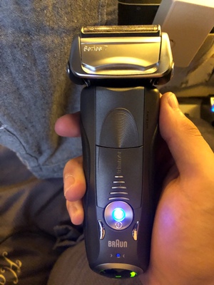 入手评测德国博朗7系7855s电动剃须刀怎么样呢?好不好用.