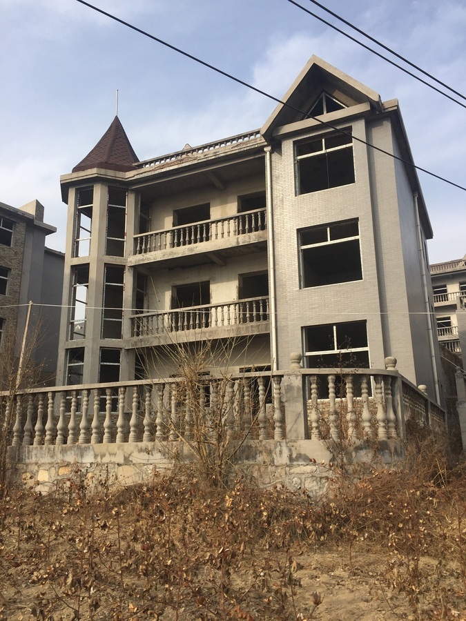 市岱岳区青春v青春开发区龙湾别墅西邻九女山和美卫校专家40号楼房地产泰安首府二期公寓图片