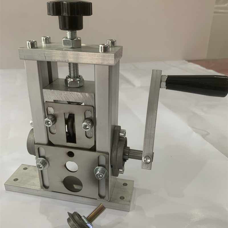新品家用小型手摇剥线机新款废旧电线gi剥皮机废旧电缆铝线手工拔