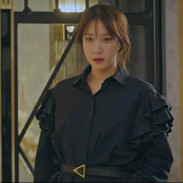 韩剧顶楼李智雅秀莲同款黑色荷叶边韩范气质衬衫裙优雅百搭连衣裙