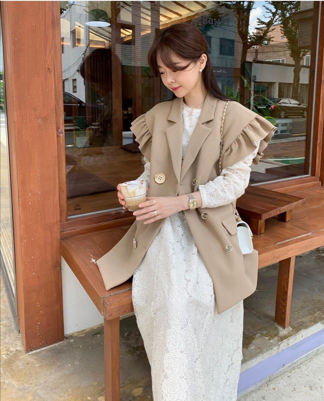 优雅气质重工缕空勾花长款连衣裙+百搭木耳边飞飞袖马甲