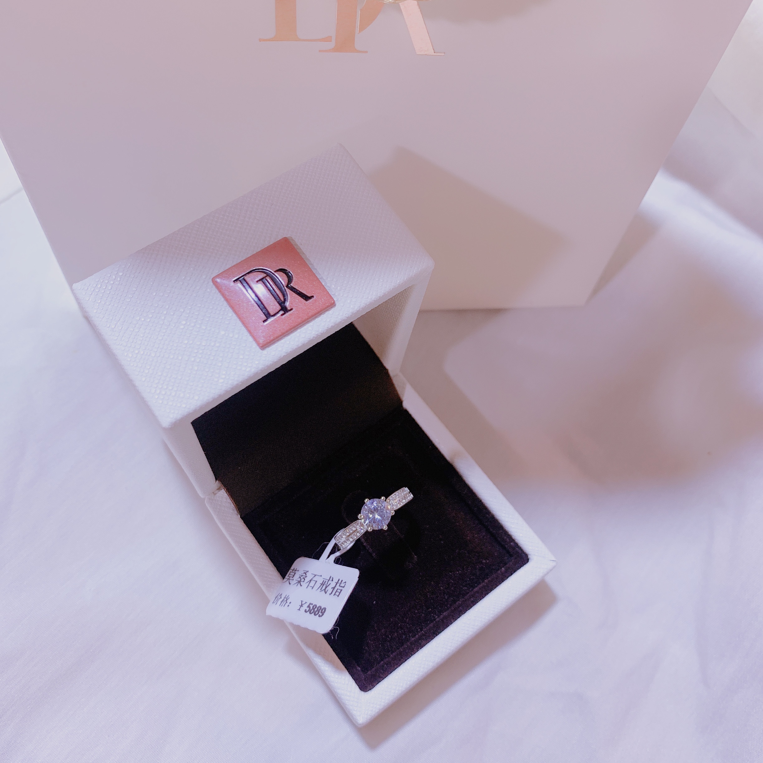 DR仿真一克拉莫桑石戒指女活口可调节婚礼道具钻戒结婚求婚送女友|msdalam kategori Aksesori/Barang Kemas Fesyen, Ring/Ring - dari Buy2taobao.com untuk memberikan perkhidmatan ejen Taobao profesional membeli