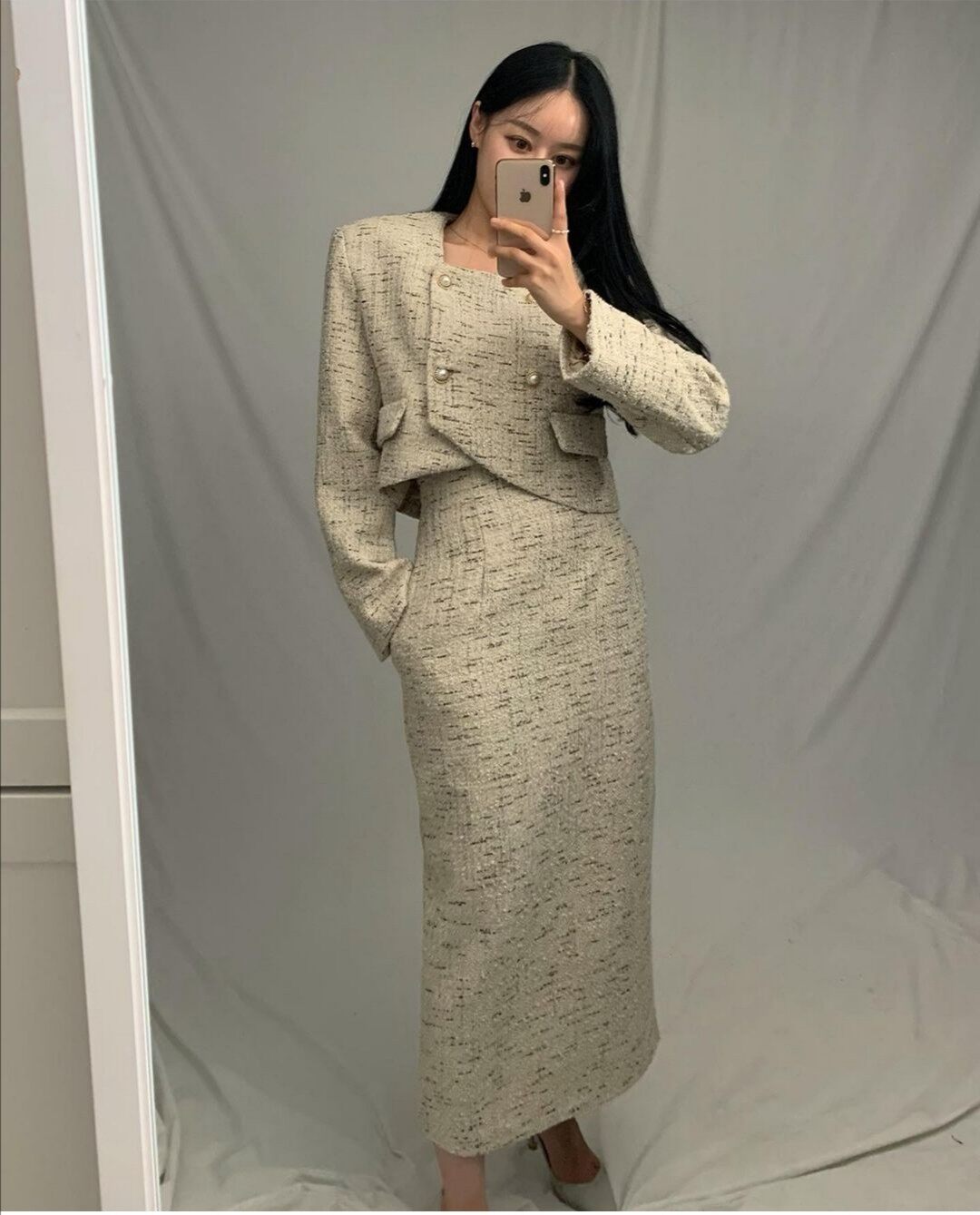 设计感双排扣短款外套+高腰包臂半身裙