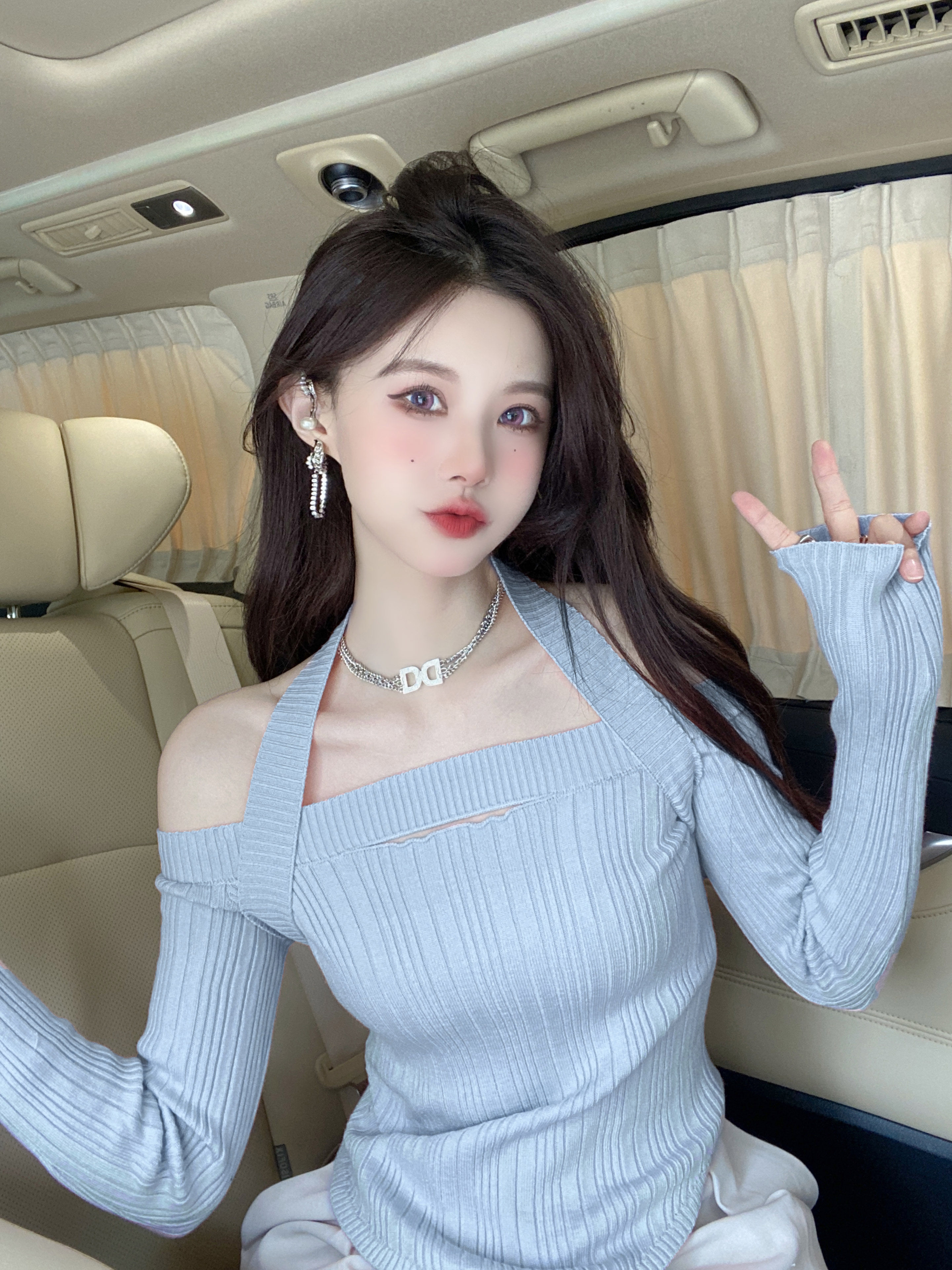 纯欲风一字肩挂脖上衣女设计感小众秋冬款性感别致针织打底衫内搭