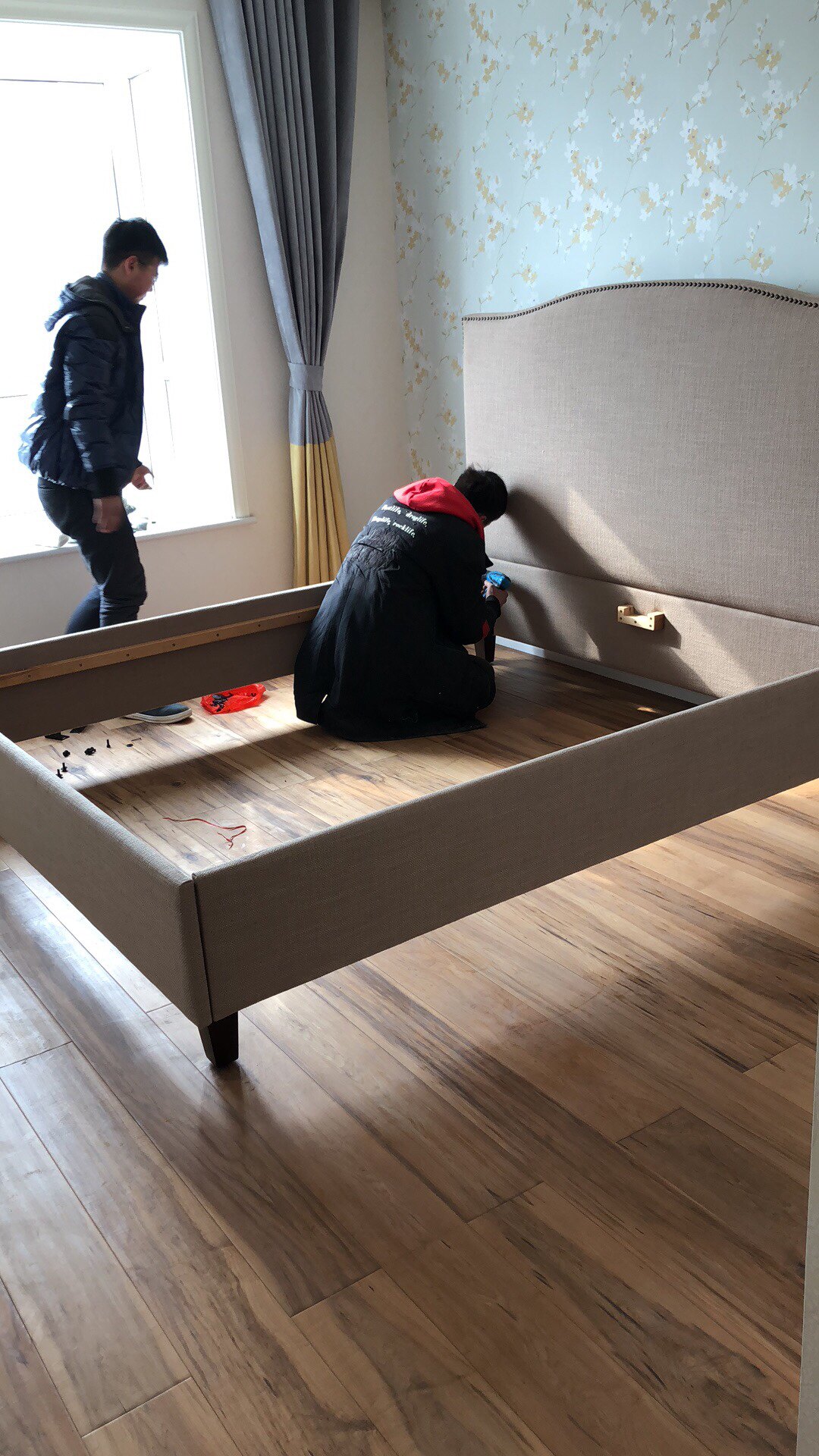 harbor house emerson 美式软包床双人床 布艺床 卧室家具值得买吗?