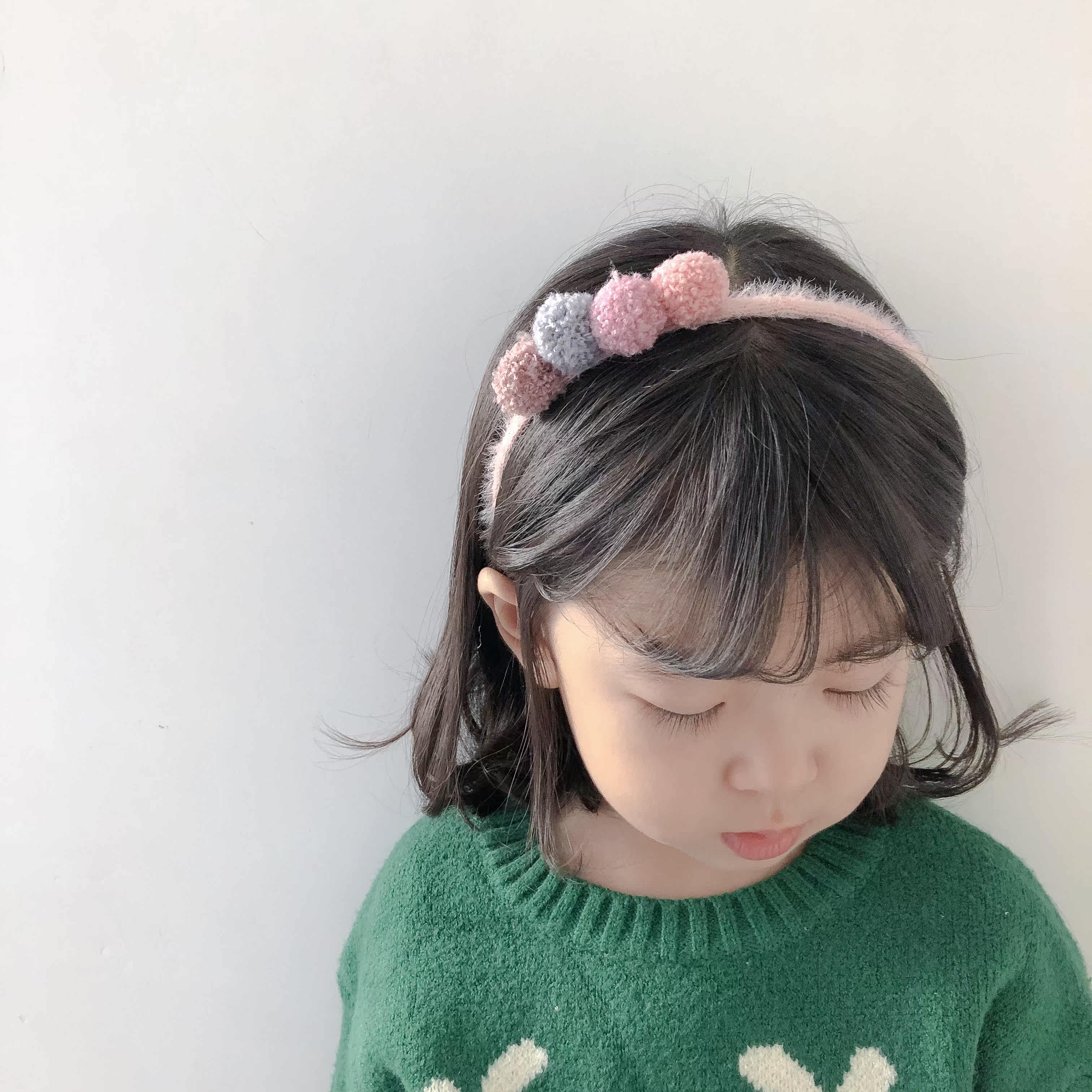 韩国头饰 饰品 进口 简约_韩国进口儿童发饰简约彩色毛球女童头箍发箍