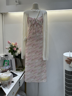 十三行春季新款韩版修身两件套针织开衫+长款系带碎花吊带连衣裙