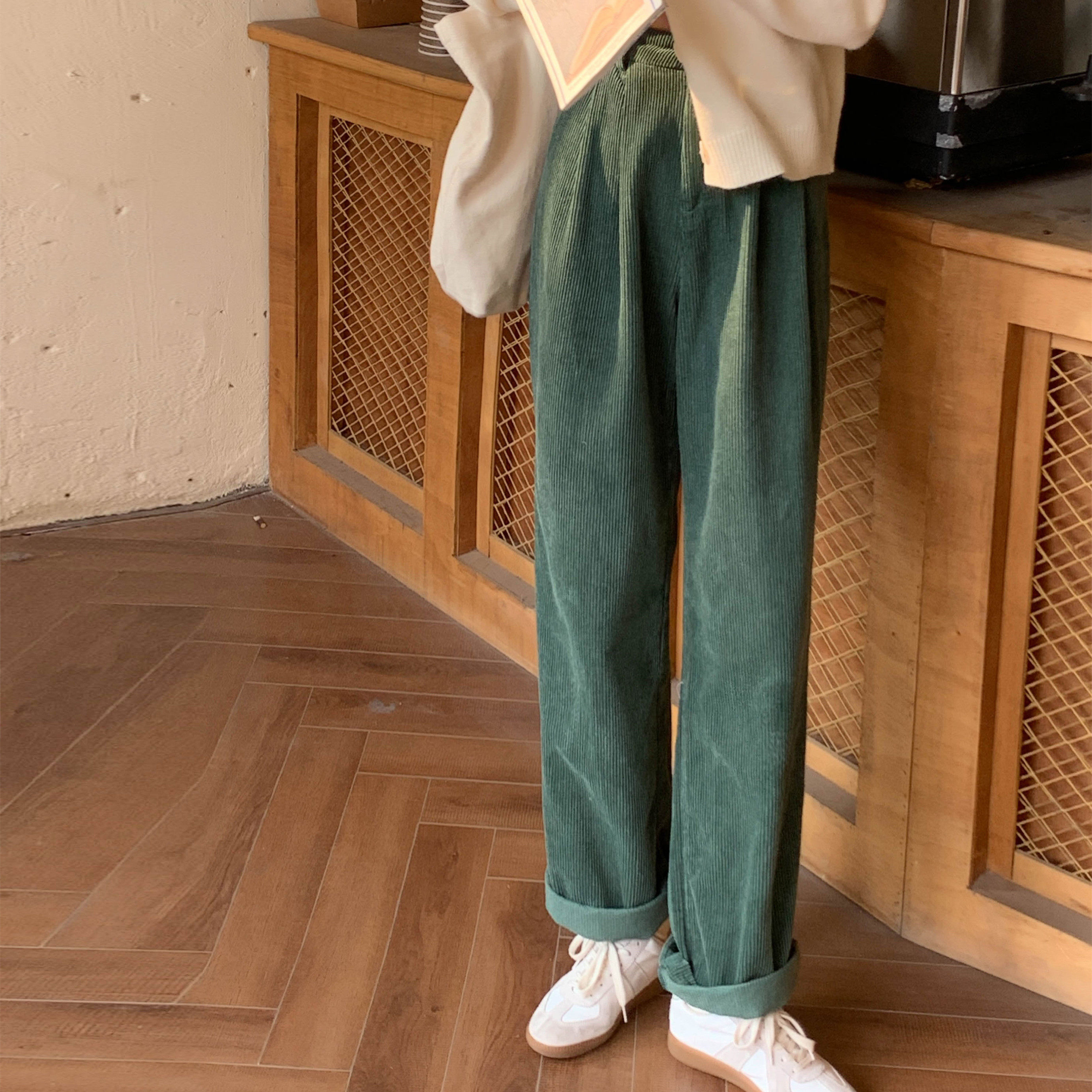 港风复古chic垂感绿色灯芯绒阔腿裤子女秋冬宽松高腰条绒直筒长裤