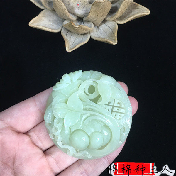 岫玉挂件天然玉石吊坠黄白老玉料佛公玉挂件笑口常开玉吊坠毛衣链