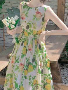茶歇碎花绿色无袖连衣裙女夏季2024新款小众设计感显瘦气质裙子