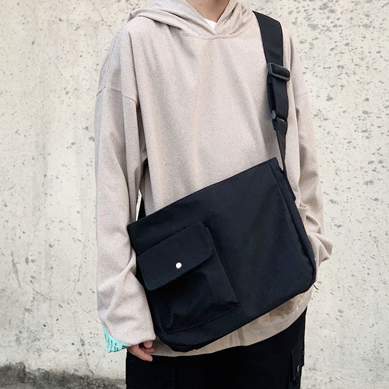 潮牌单肩包斜挎包男潮韩版潮流学生邮差包帆布背包简约男生包包