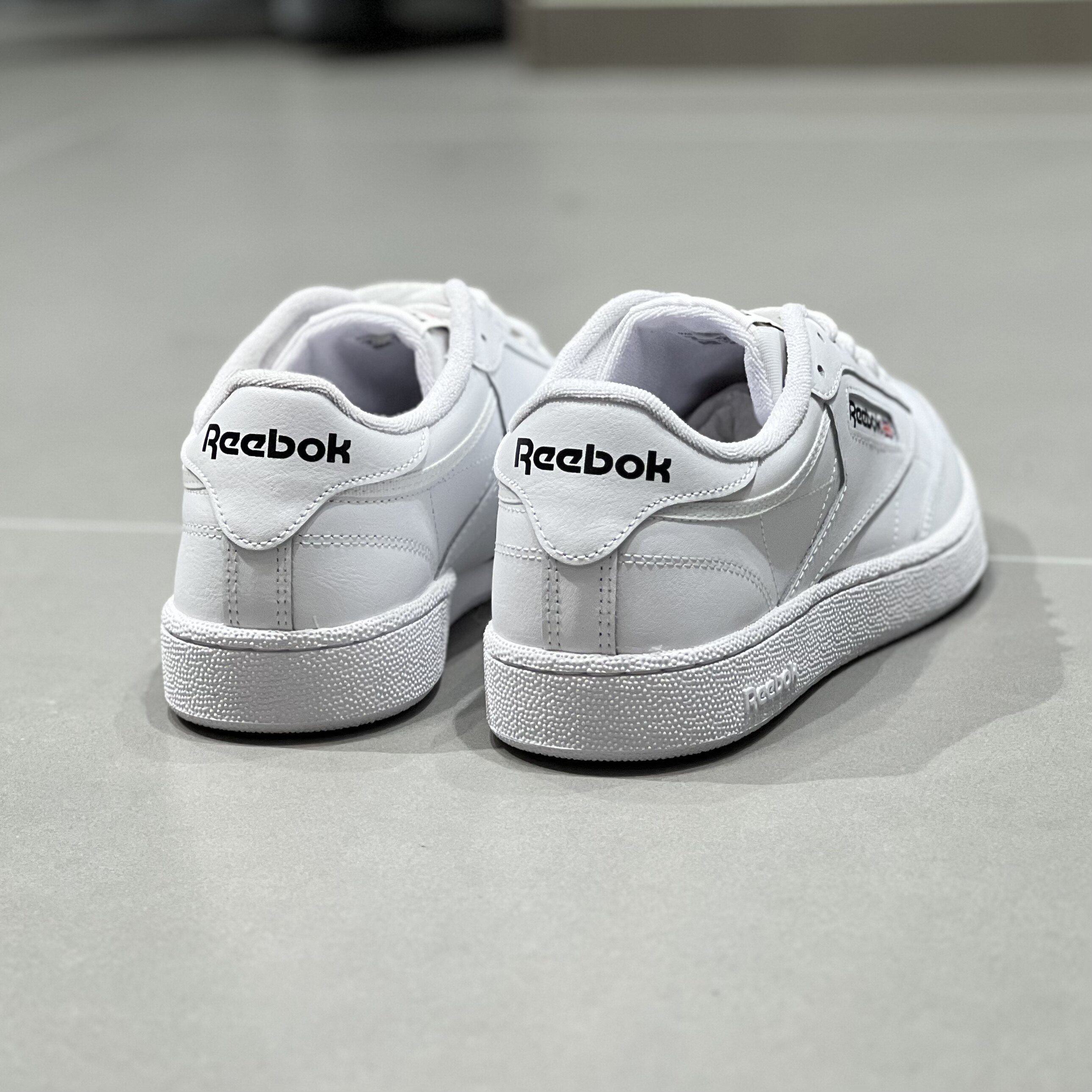 韦恩运动锐步/reebok 经典款男女情侣复古透气防臭休闲板鞋gz1605