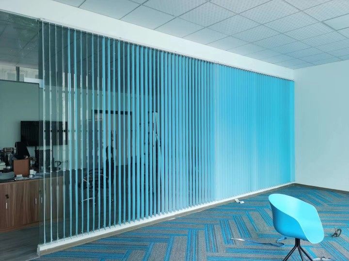 竖百叶门帘垂帘垂直帘隔断公司厂房工厂窗帘 办公室写字楼百叶帘