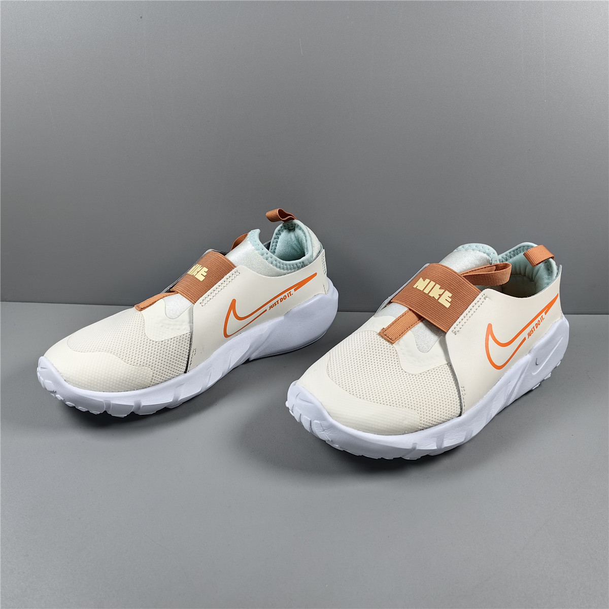 Nike/耐克 FLEX RUNNER 2 春夏大童轻便透气休闲运动跑步鞋FQ6865