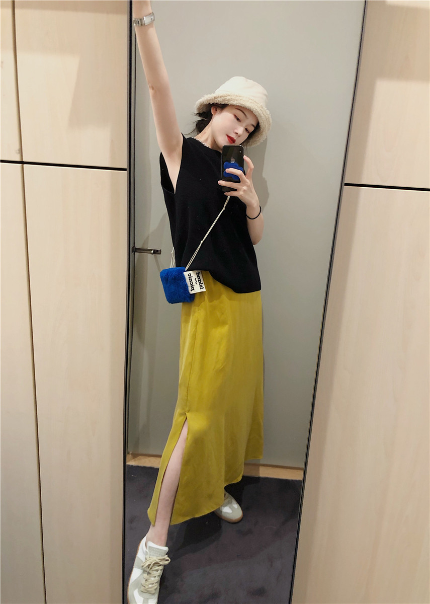 yjiid自制21春新品cos风深姜黄松紧高腰铜氨丝开叉中长款半身裙女