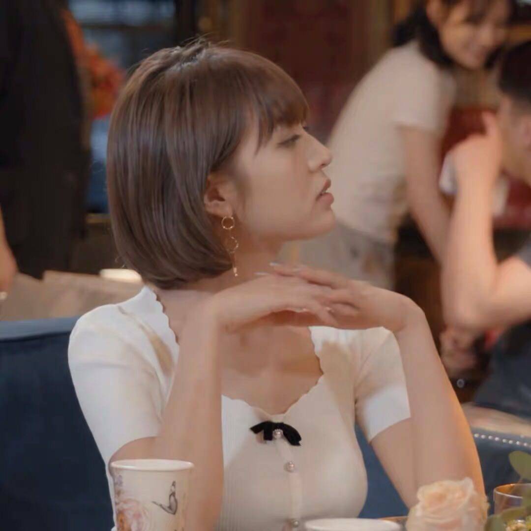 心动的信号4方彬涵melody同款方领冰丝针织衫修身显瘦短袖打底衫