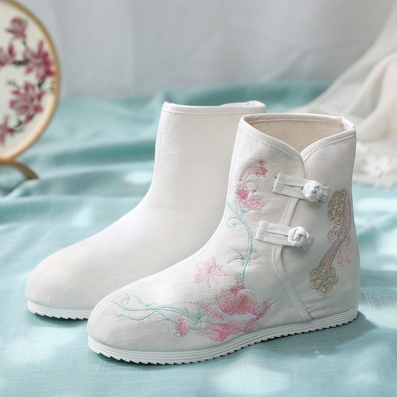 秋冬汉服靴子女古风内增高短靴淡雅改良汉服搭配鞋中国风绣花布靴