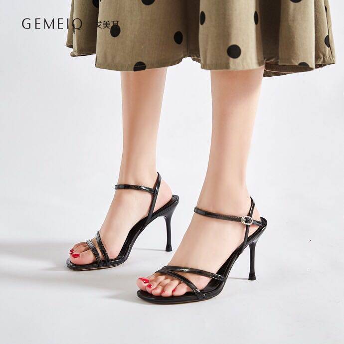 戈美其2020夏季新款时尚百搭显瘦细高跟一字带凉鞋法式时尚性感女