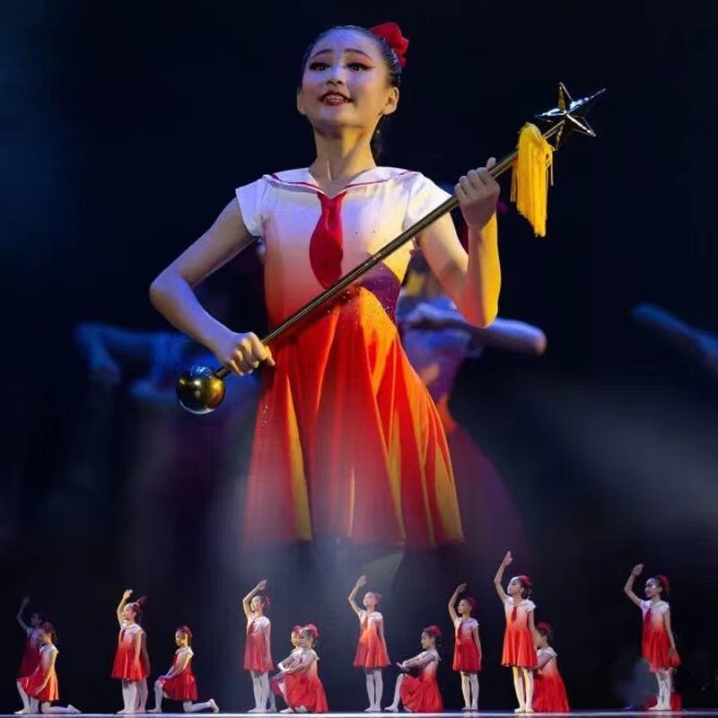 六一儿童少先队员演出服红领巾大合唱男女中小学生诗歌朗诵表演服