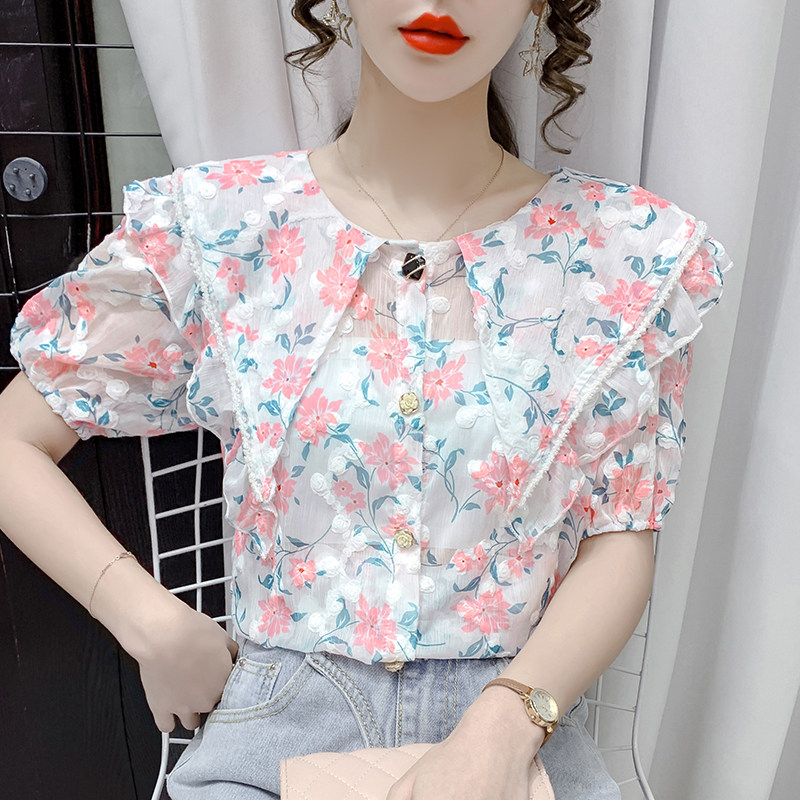 ＃法式复古娃娃领泡泡袖衬衫女夏新款甜美珍珠钻扣碎花衬衣