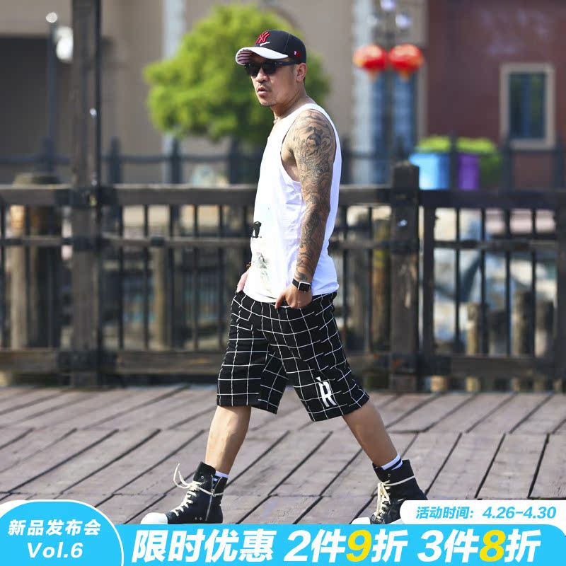 原宿个性格子潮牌男士运动休闲中裤嘻哈短裤宽松胖子加肥加大码夏在类目 男装, 休闲裤中 - 来自Buy2taobao.com提供专业的淘宝代购服务
