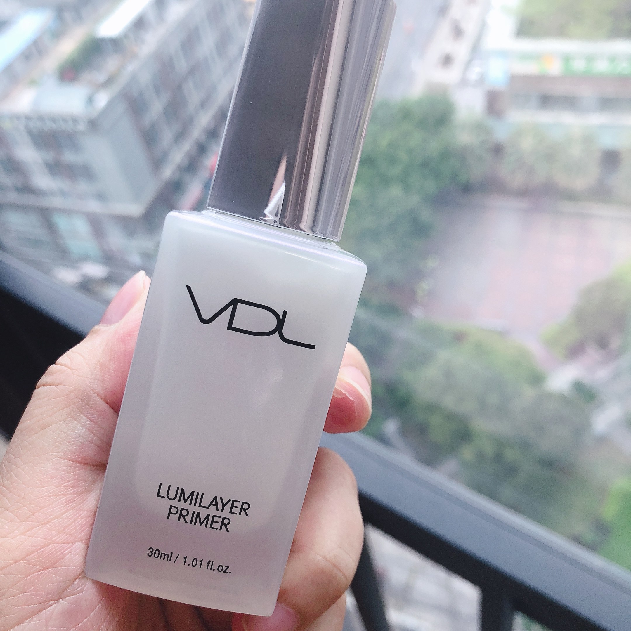 vdl贝壳提亮液 妆前乳30ml裸妆保湿提亮隔离隐形毛孔优惠券