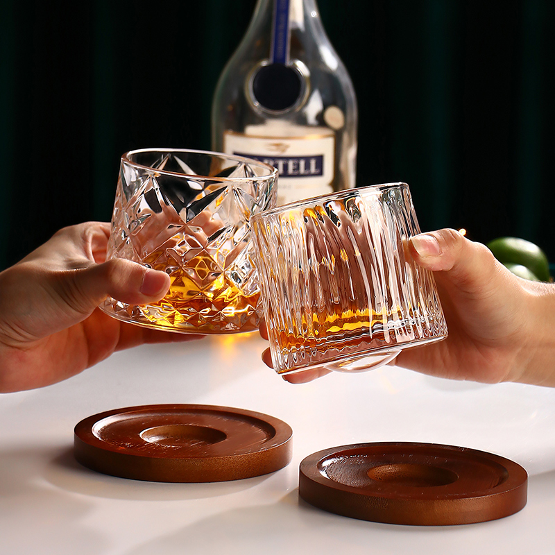 创意洋酒威士忌杯家用旋转陀螺杯带底